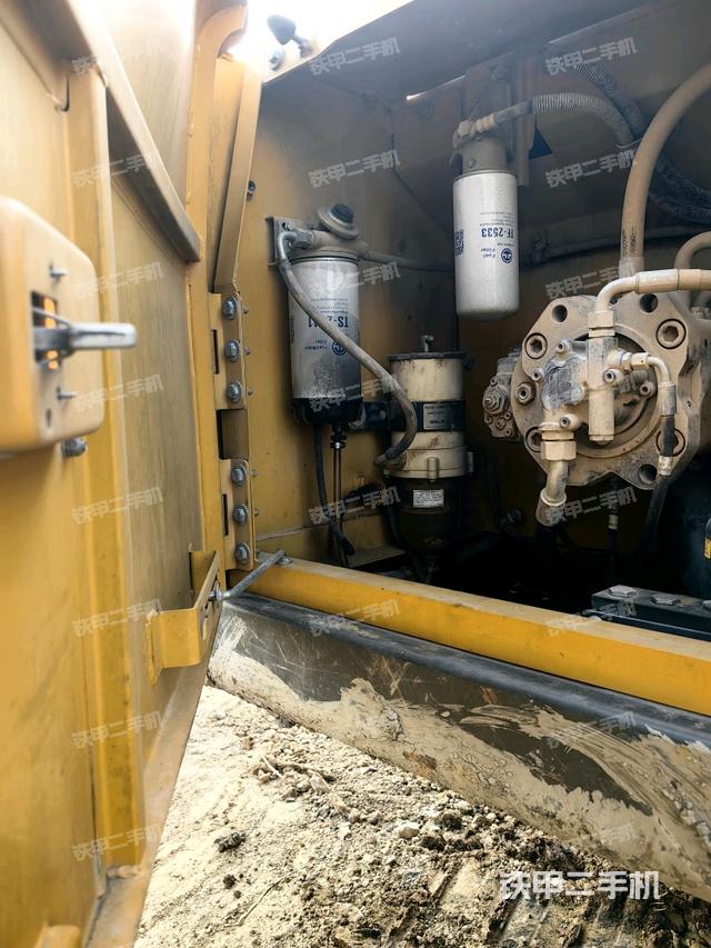 液壓泵斜45?左（大件艙室）