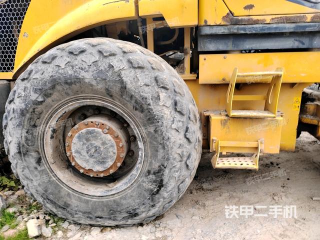 前車架正左側(cè)（壓路機(jī)前后車架）