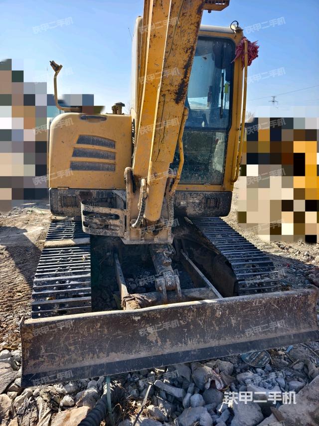 轉(zhuǎn)盤和下車架正前（工作和回轉(zhuǎn)裝置）