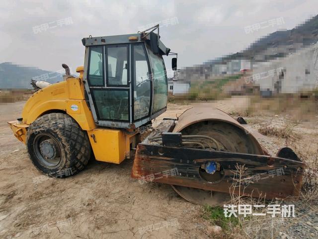 右前45°（壓路機整機外觀）