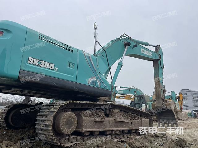神钢SK330-10挖掘机的设备实拍-第2张实拍照片