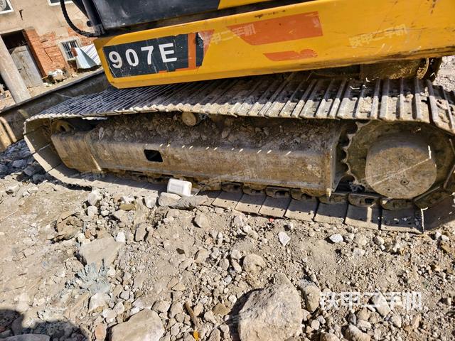 左側(cè)履帶整體?（行走機構(gòu)）