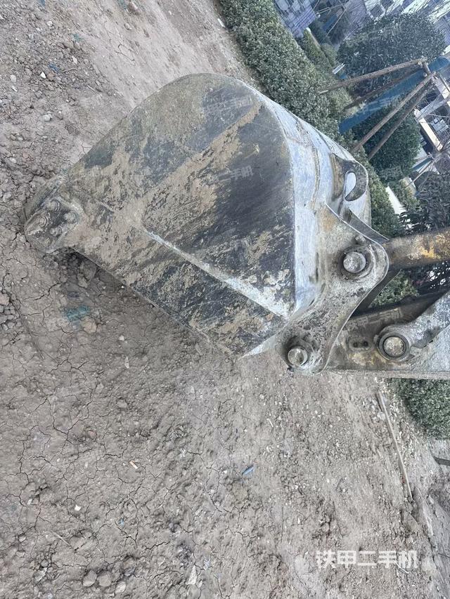 小臂整體左后(工作和回轉(zhuǎn)裝置) 小臂整體左后(工作和回轉(zhuǎn)裝置)