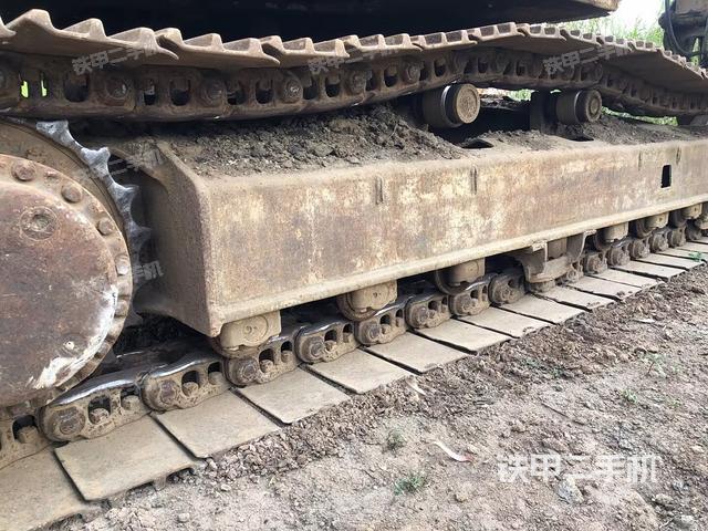 單側(cè)履帶整體（整機(jī)外觀）