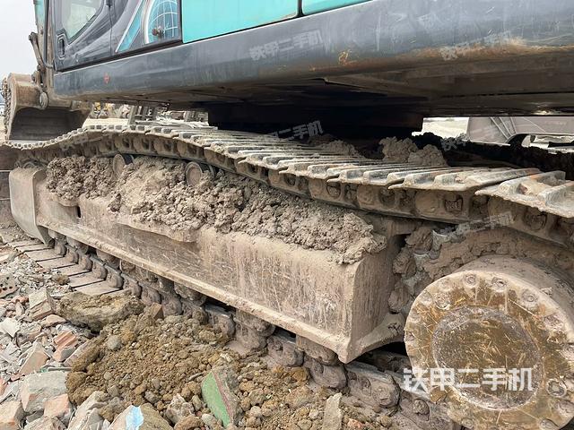 神钢SK330-10挖掘机的设备实拍-第3张实拍照片