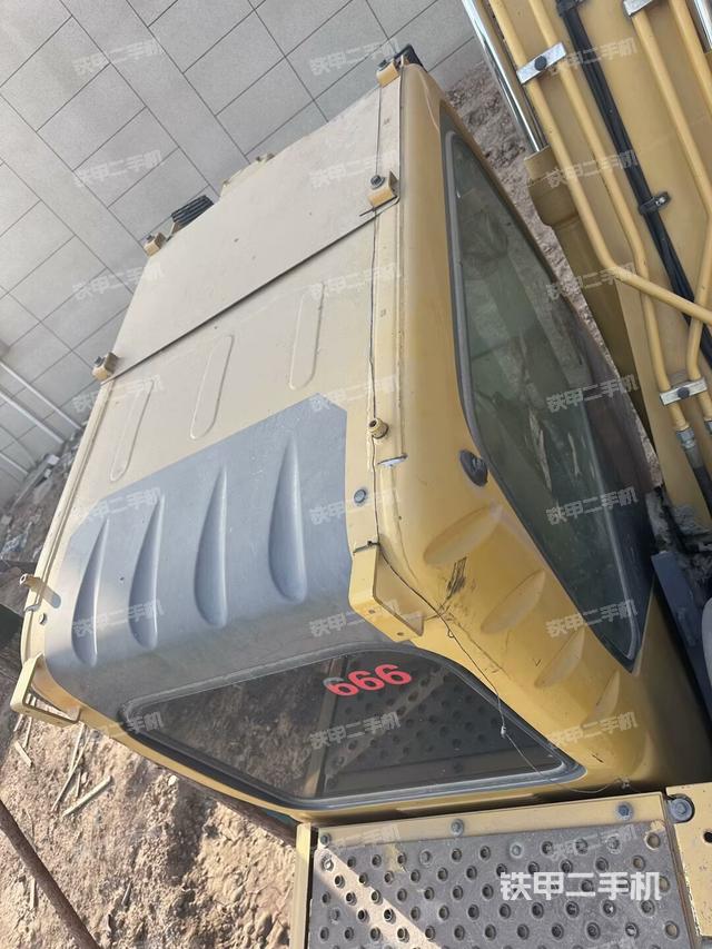 氣門室蓋螺絲特寫(上車部件) 氣門室蓋螺絲特寫(上車部件)