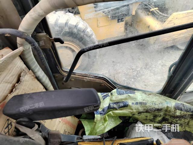 后玻璃角標(biāo)（壓路機(jī)駕駛室）