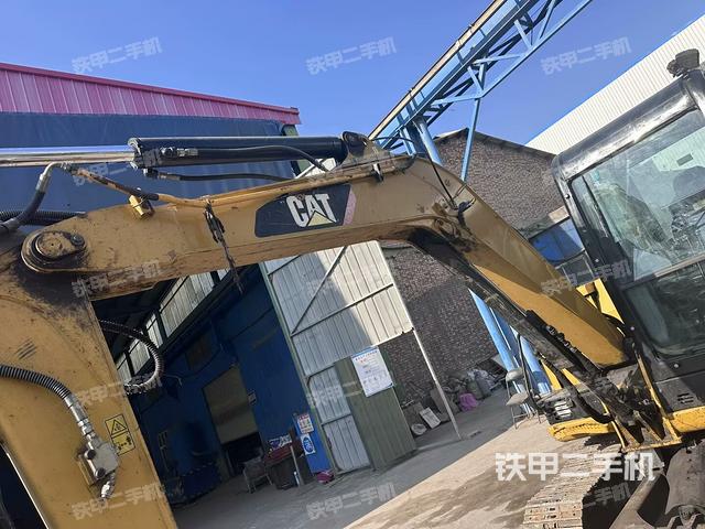 小臂整體左后(工作和回轉(zhuǎn)裝置) 小臂整體左后(工作和回轉(zhuǎn)裝置)