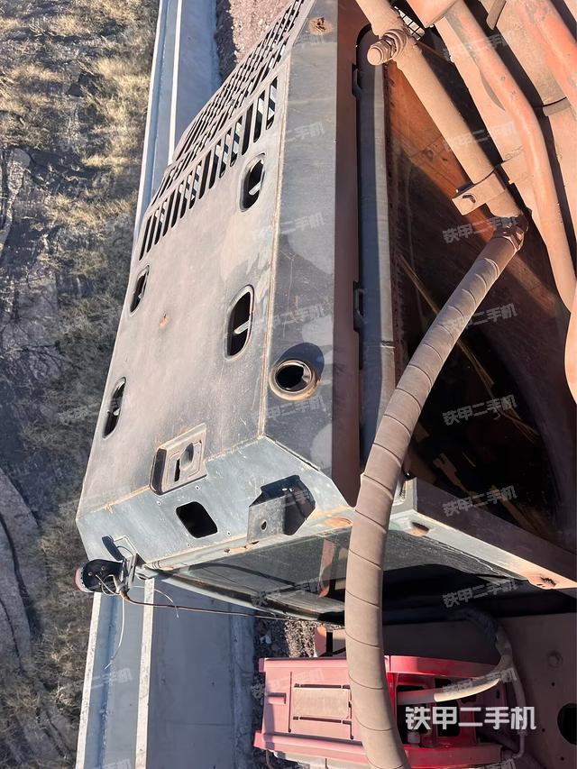 駕駛室頂部（整機(jī)外觀）