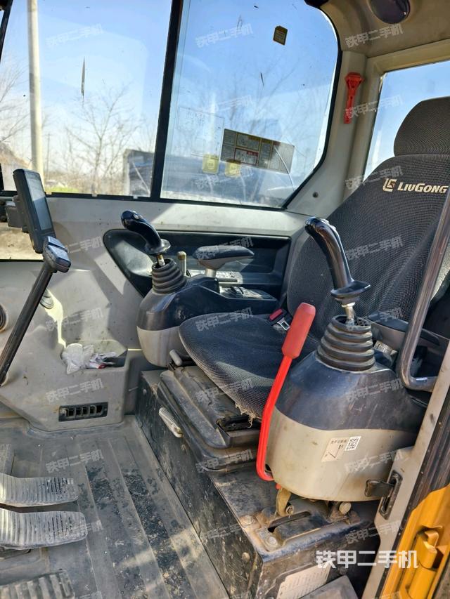 座椅后部（駕駛室部分）