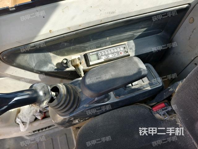 座椅右側(cè)控制臺/鑰匙門/油門/含右手柄（駕駛室部分）