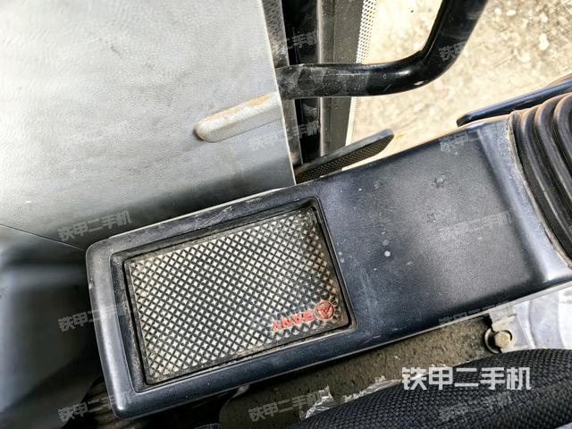 座椅左側(cè)控制臺(tái)/音響/含左手柄（駕駛室部分）