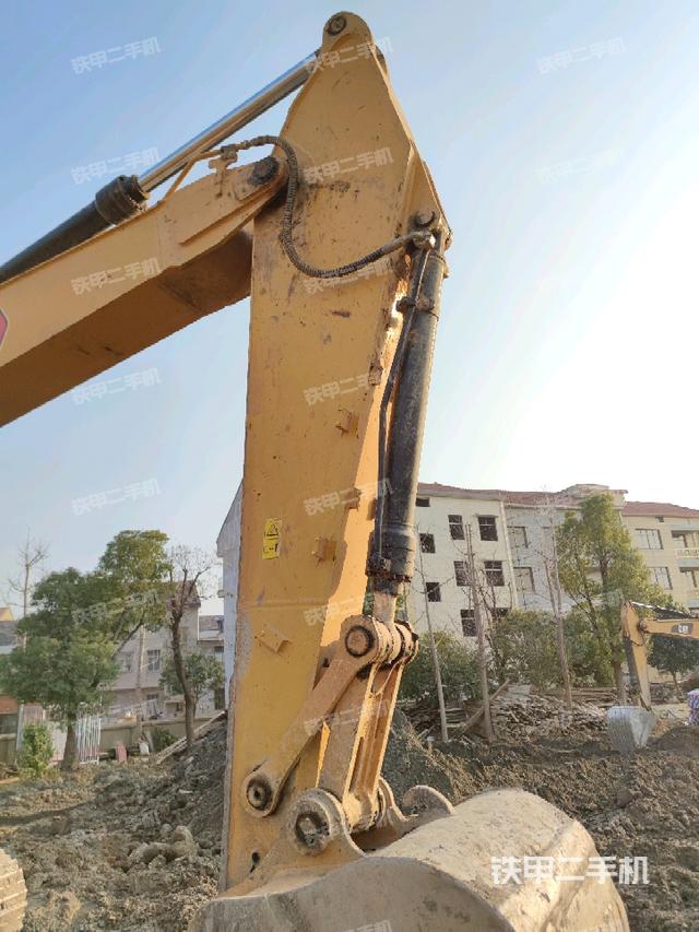 小臂整體右前(工作和回轉(zhuǎn)裝置) 小臂整體右前(工作和回轉(zhuǎn)裝置)