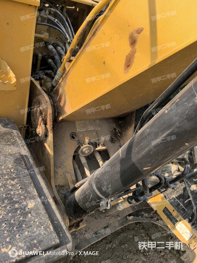 大臂油缸整體?豎拍（工作和回轉(zhuǎn)裝置）