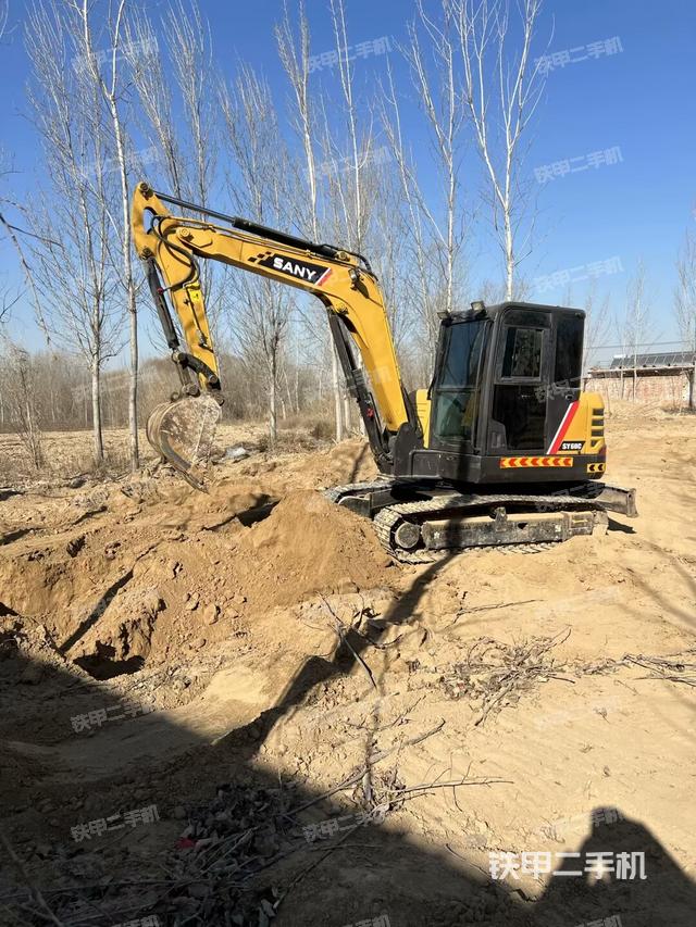 駕駛室整體（整機外觀）