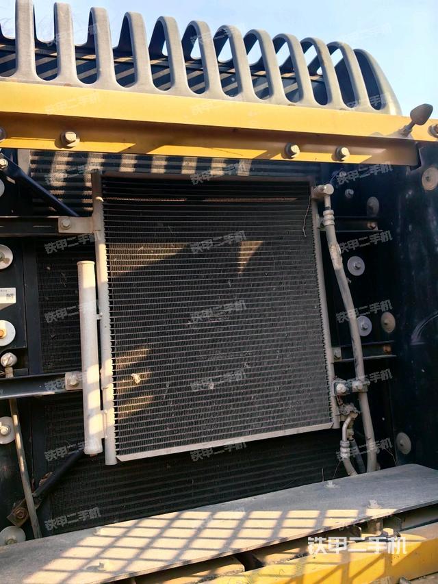 散熱器正面（大件艙室）