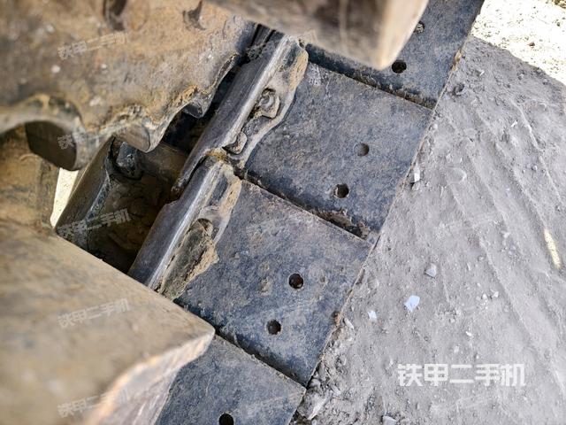 左側(cè)行走馬達(dá)蓋板(行走機(jī)構(gòu)) 左側(cè)行走馬達(dá)蓋板(行走機(jī)構(gòu))