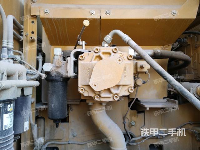 液壓泵斜45?右(大件艙室) 液壓泵斜45?右(大件艙室)