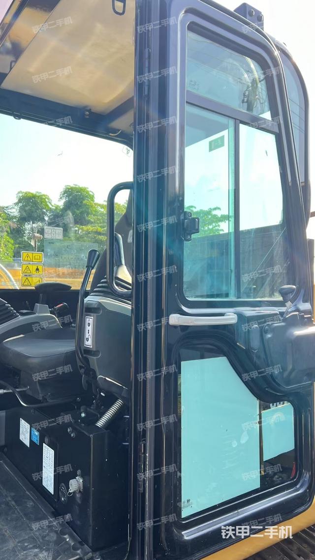 驾驶室整体（整机外观）