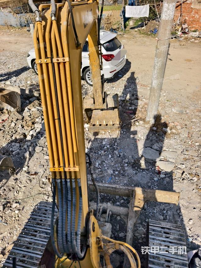 大臂背部俯視（工作和回轉(zhuǎn)裝置）