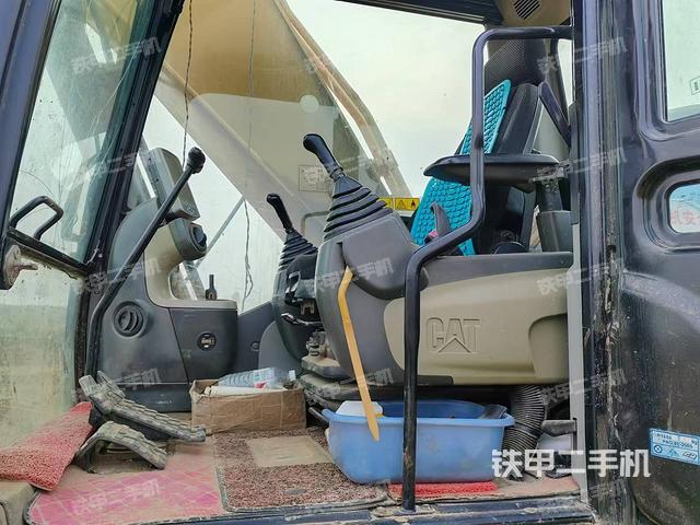 駕駛室整體(整機外觀) 駕駛室整體(整機外觀)