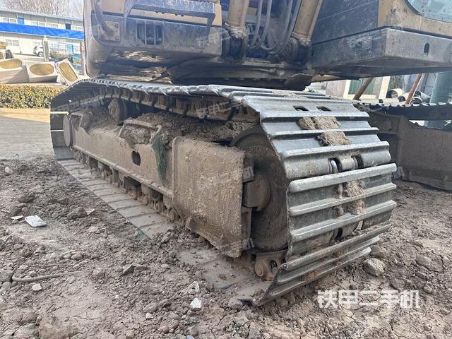 右側(cè)履帶整體(行走機構(gòu)) 右側(cè)履帶整體(行走機構(gòu))