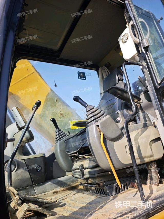 駕駛室整體（整機(jī)外觀）