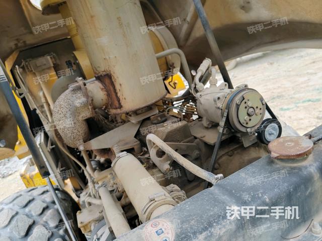 柴油泵全景（壓路機(jī)發(fā)動機(jī)艙）