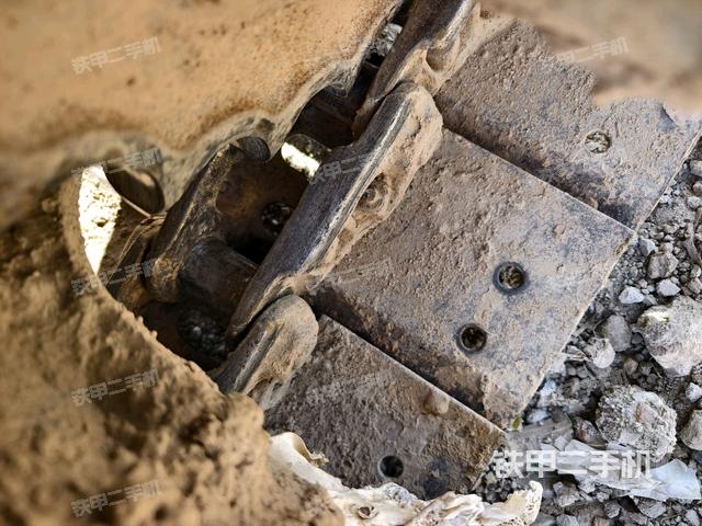 左側(cè)行走馬達(dá)蓋板（行走機(jī)構(gòu)）