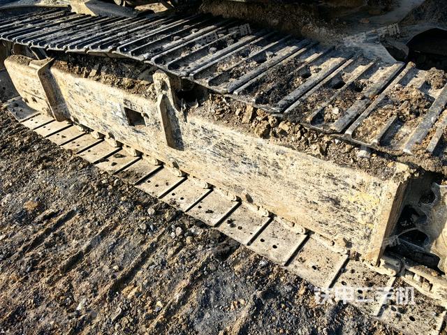 右側(cè)履帶整體?（行走機(jī)構(gòu)）