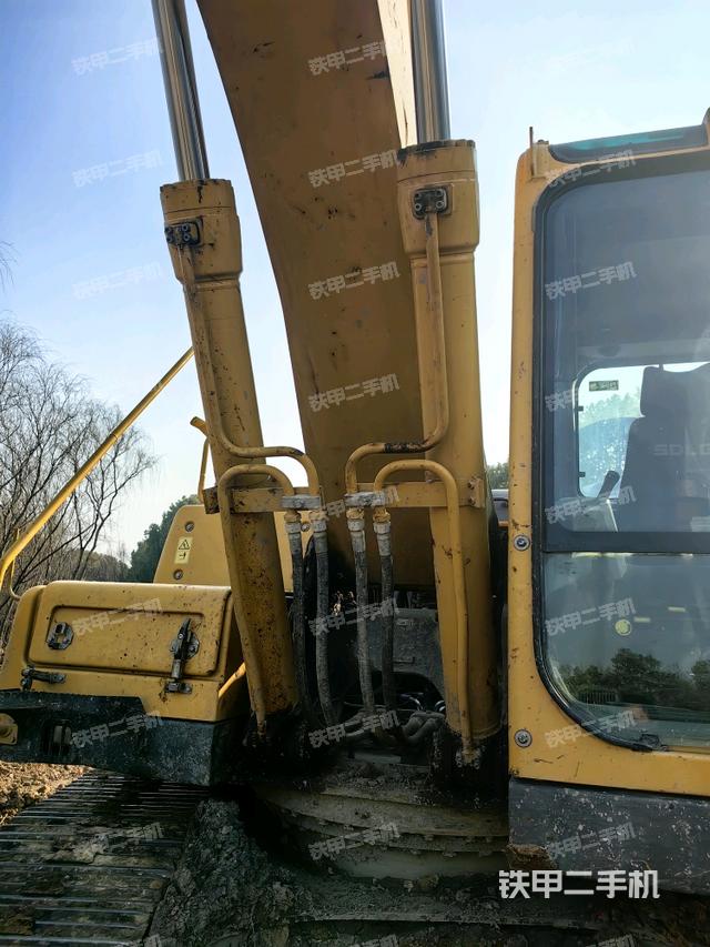 大臂油缸整體?豎拍（工作和回轉(zhuǎn)裝置）