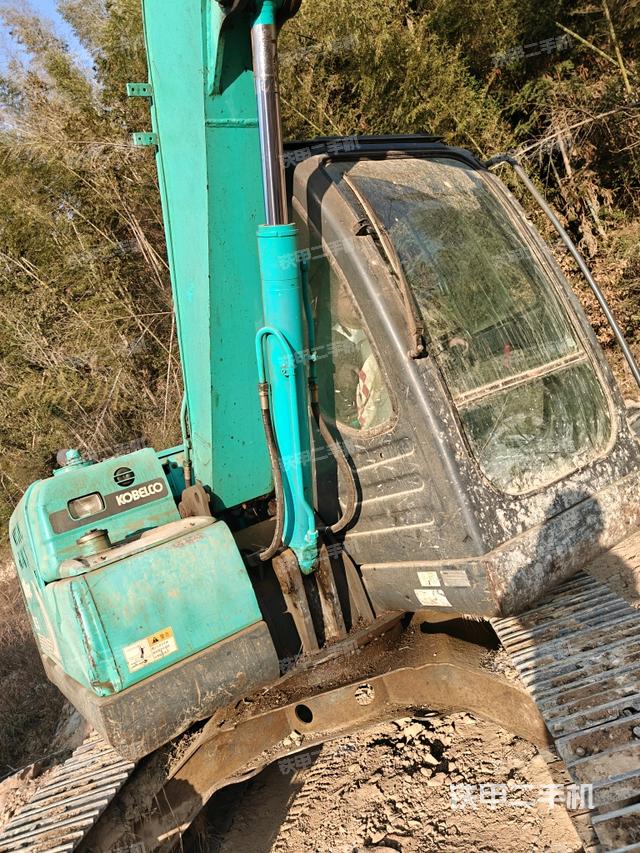 轉(zhuǎn)盤和下車架正前（工作和回轉(zhuǎn)裝置）