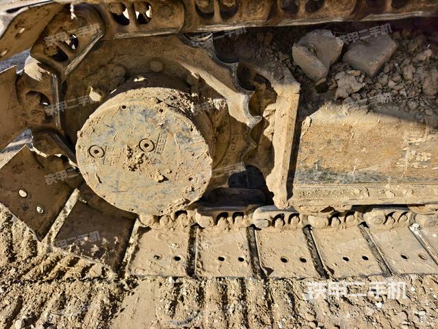 右驅(qū)動(dòng)輪（行走機(jī)構(gòu)）