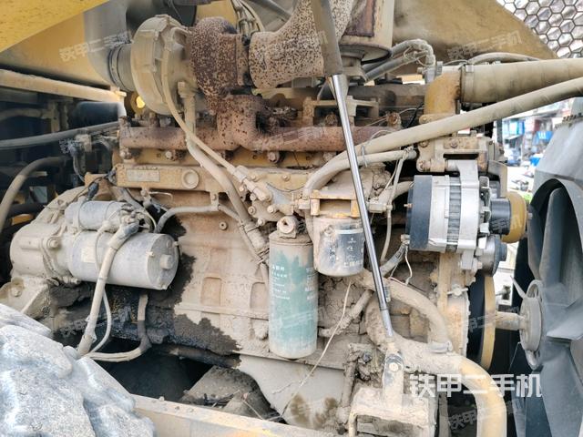 散熱器全景（壓路機(jī)發(fā)動機(jī)艙）