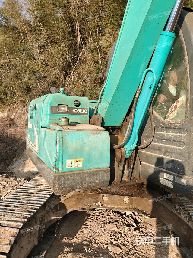 大臂根部?斜（工作和回轉(zhuǎn)裝置）