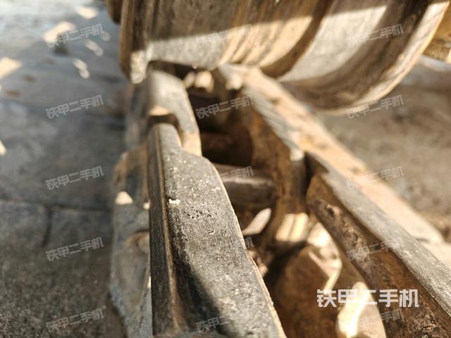 右驅(qū)動(dòng)輪（行走機(jī)構(gòu)）