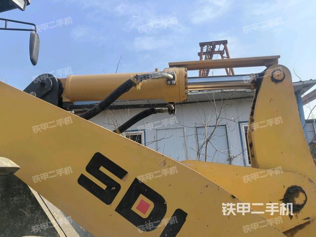 鏟斗油缸側(cè)面(工作裝置) 鏟斗油缸側(cè)面(工作裝置)