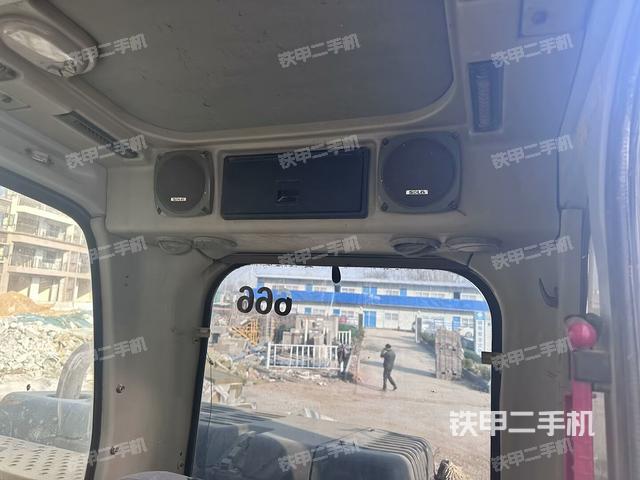 座椅左側(cè)控制臺/音響/含左手柄(駕駛室部分) 座椅左側(cè)控制臺/音響/含左手柄(駕駛室部分)