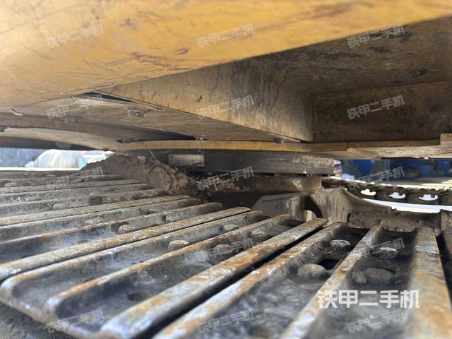 右側(cè)行走馬達(dá)蓋板(行走機(jī)構(gòu)) 右側(cè)行走馬達(dá)蓋板(行走機(jī)構(gòu))