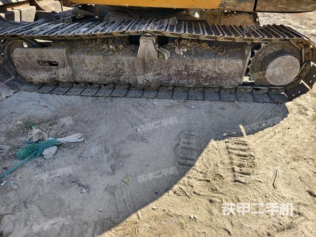 左側(cè)履帶整體?(行走機(jī)構(gòu)) 左側(cè)履帶整體?(行走機(jī)構(gòu))