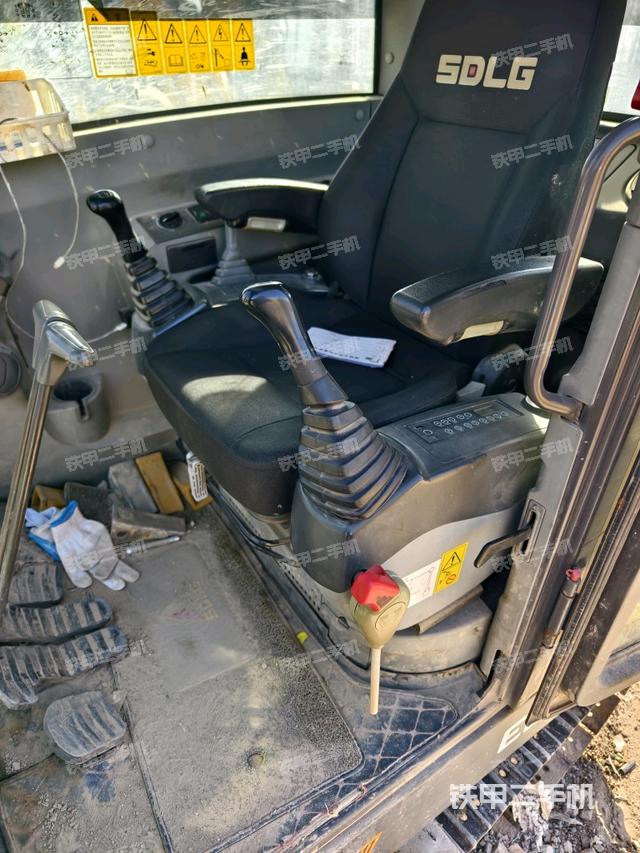 座椅后部（駕駛室部分）