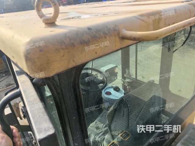 駕駛室頂部 外(駕駛室部分) 駕駛室頂部 外(駕駛室部分)