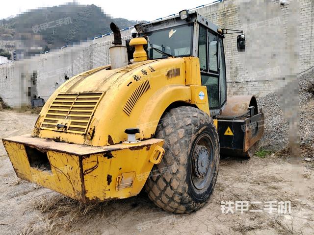 右后45°（壓路機整機外觀）