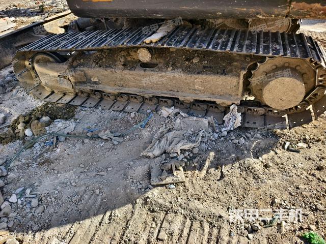 左側(cè)履帶整體?（行走機(jī)構(gòu)）