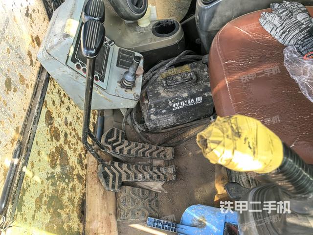 小時(shí)/里程表(駕駛室/操作室) 小時(shí)/里程表(駕駛室/操作室)