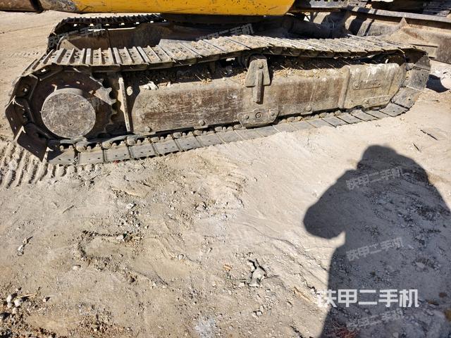 右側(cè)履帶整體?(行走機(jī)構(gòu)) 右側(cè)履帶整體?(行走機(jī)構(gòu))