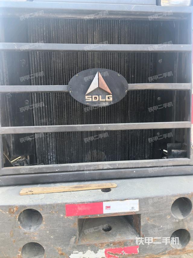 散熱器正面(動(dòng)力系統(tǒng)) 散熱器正面(動(dòng)力系統(tǒng))