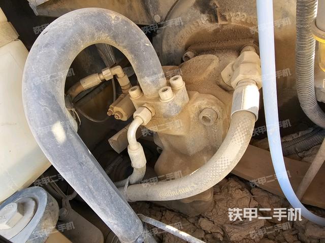 液壓泵艙室正面整體(整機(jī)外觀) 液壓泵艙室正面整體(整機(jī)外觀)
