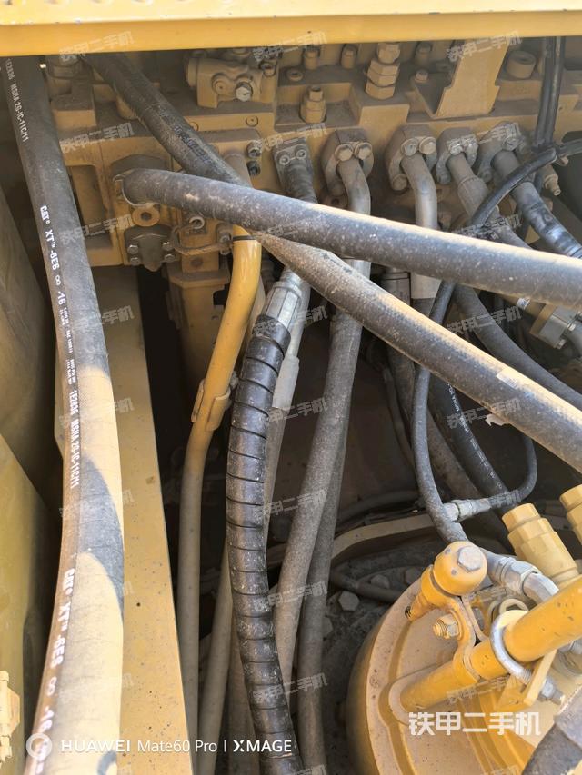 發(fā)動(dòng)機(jī)室（上車部件）