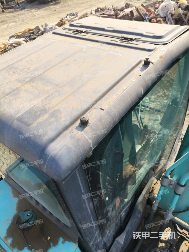 駕駛室頂部俯視(上車部件) 駕駛室頂部俯視(上車部件)